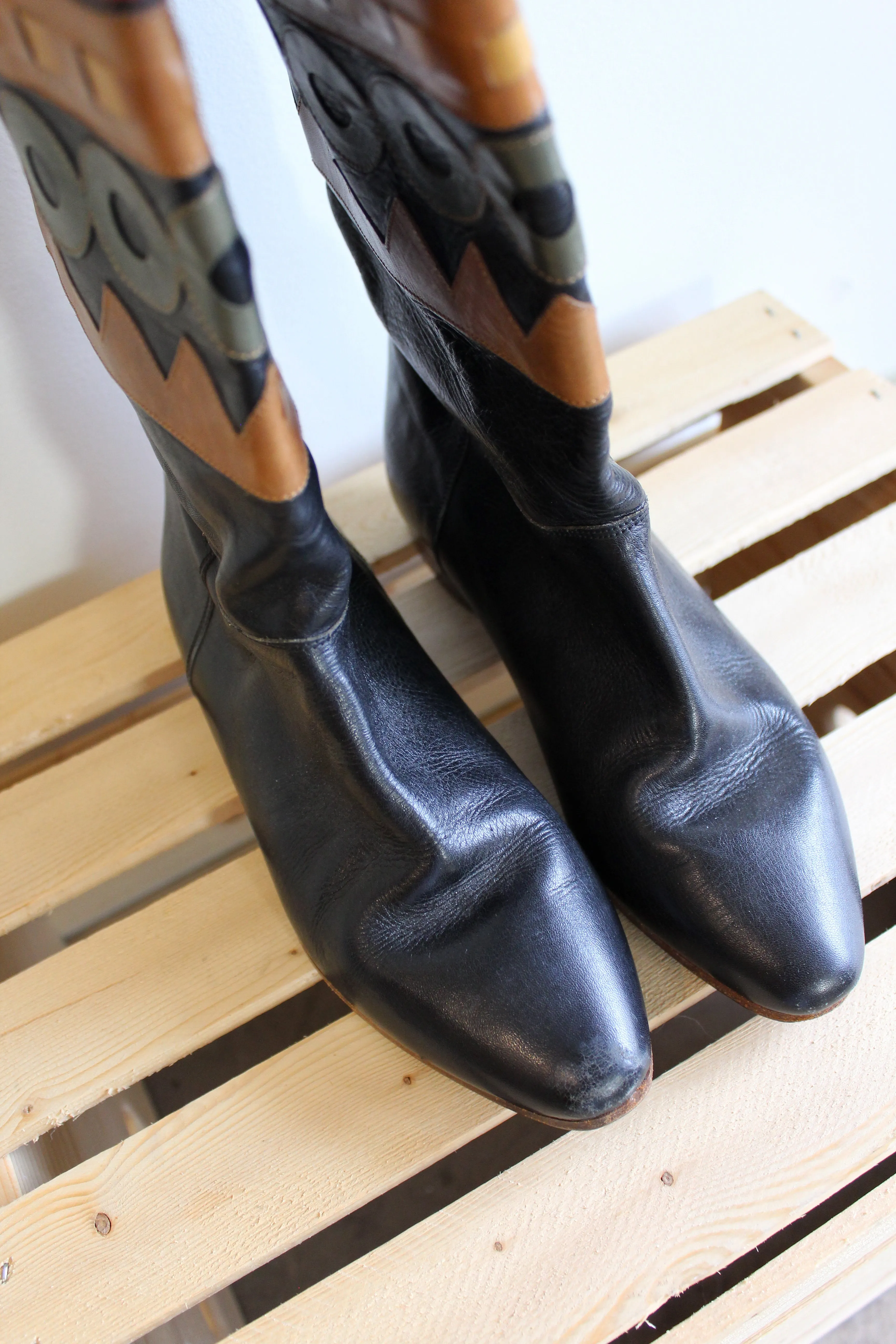 Black Leather Boots with Coloured Design Size 5.5