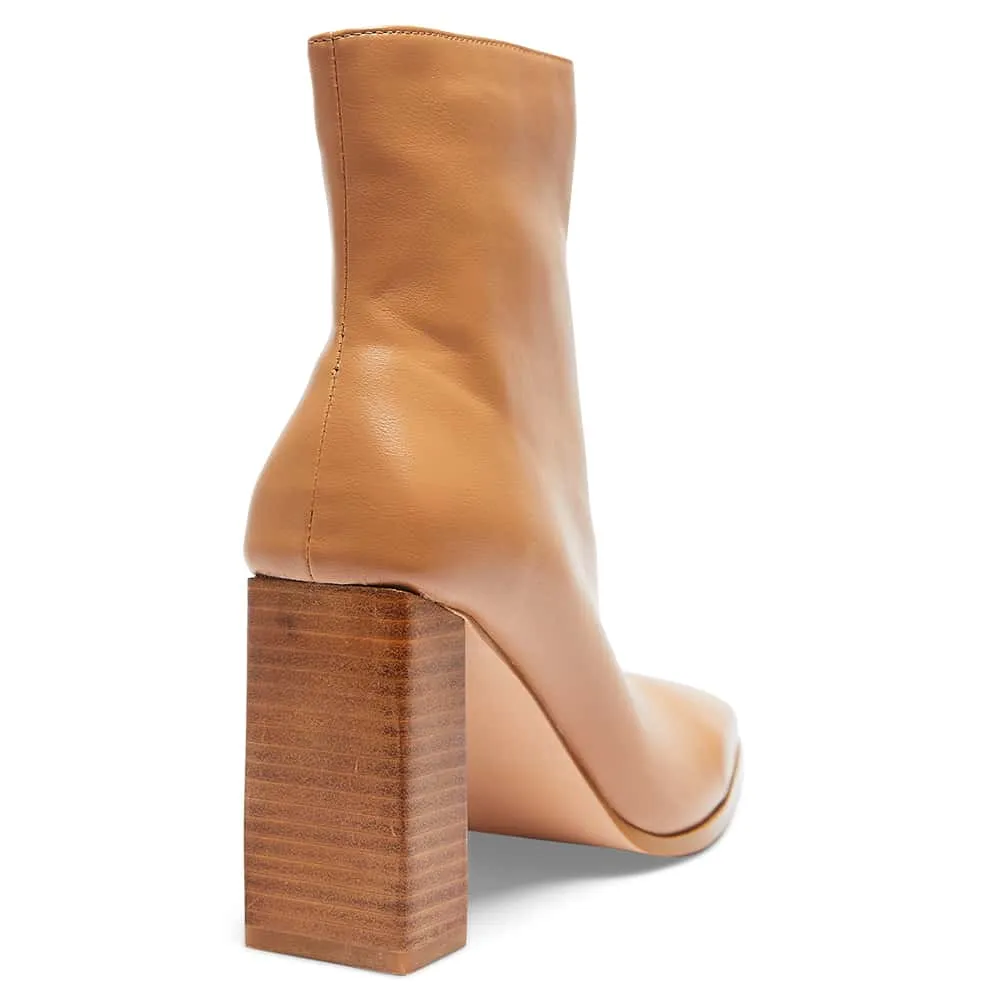 Dainty Boot in Camel Smooth