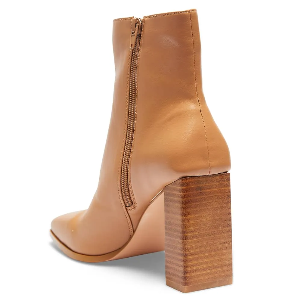 Dainty Boot in Camel Smooth