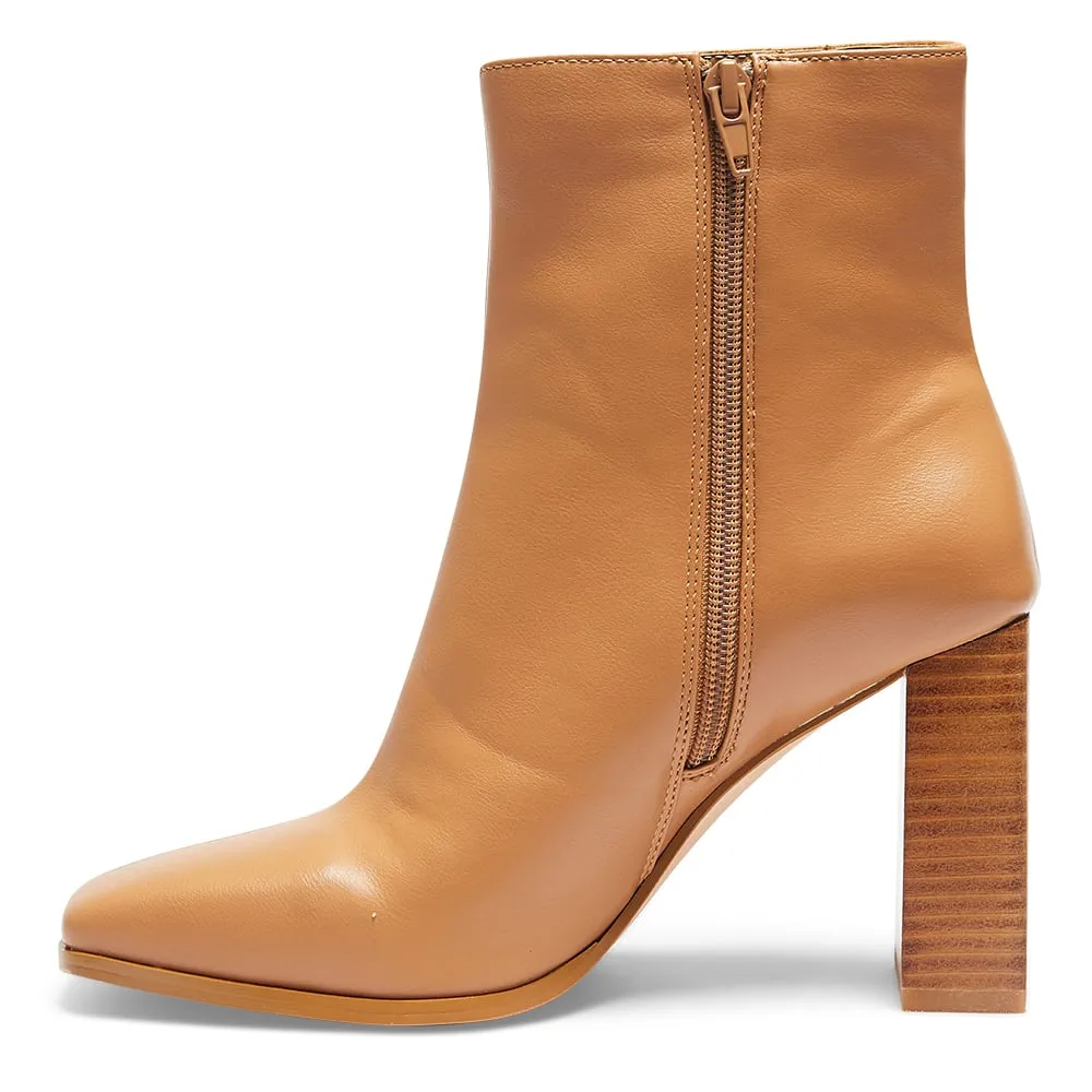 Dainty Boot in Camel Smooth