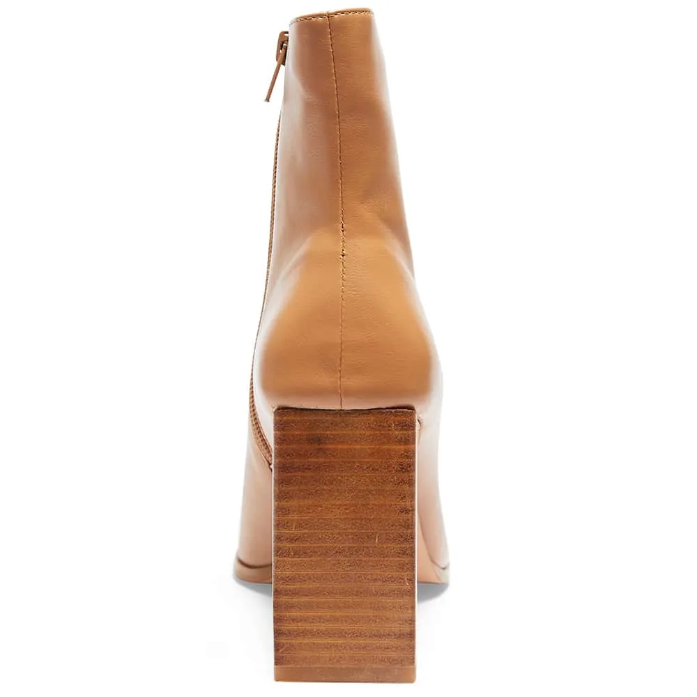 Dainty Boot in Camel Smooth