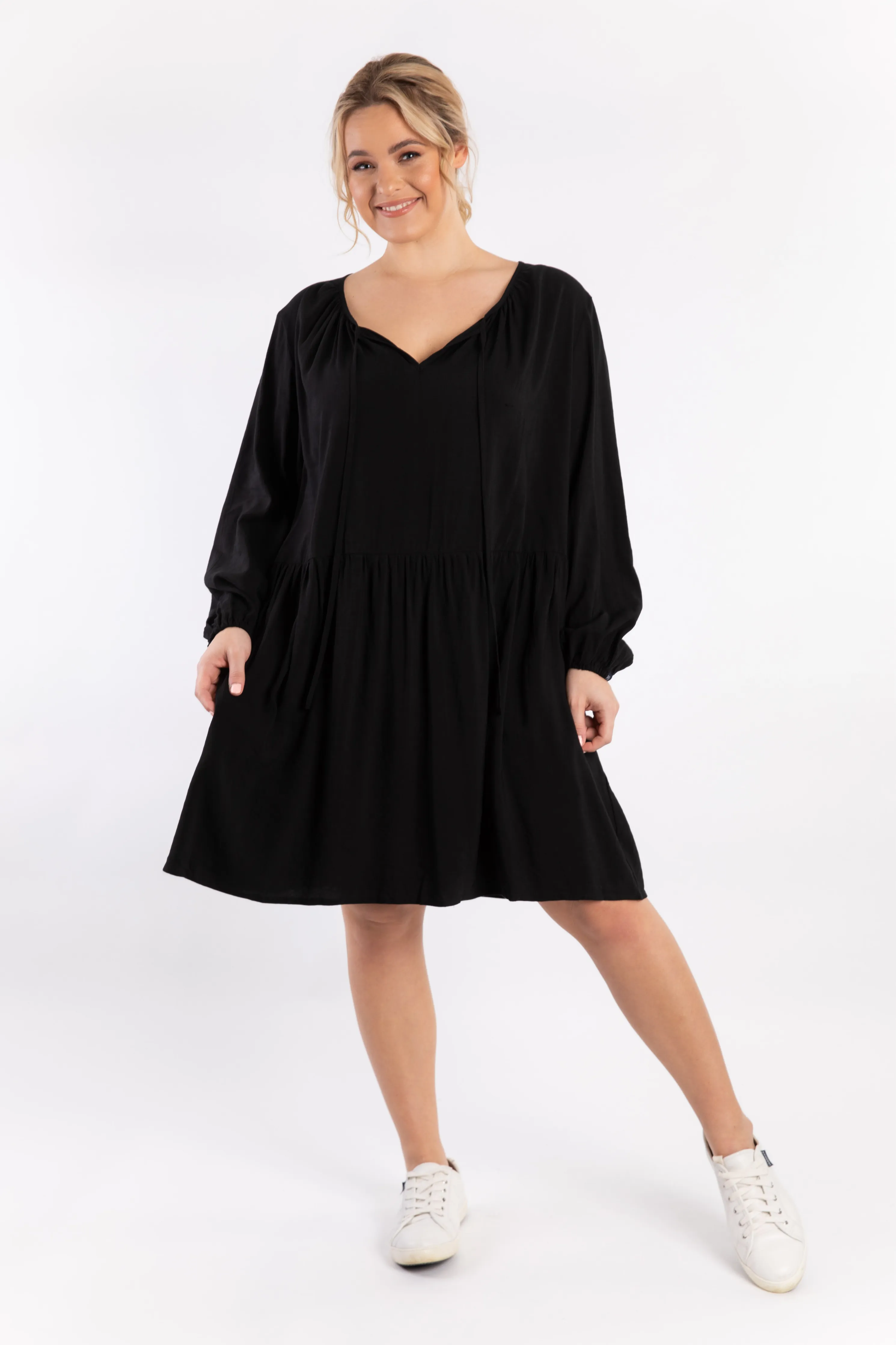 FINAL SALE Long Sleeve Tie Front Midi Dress in Black