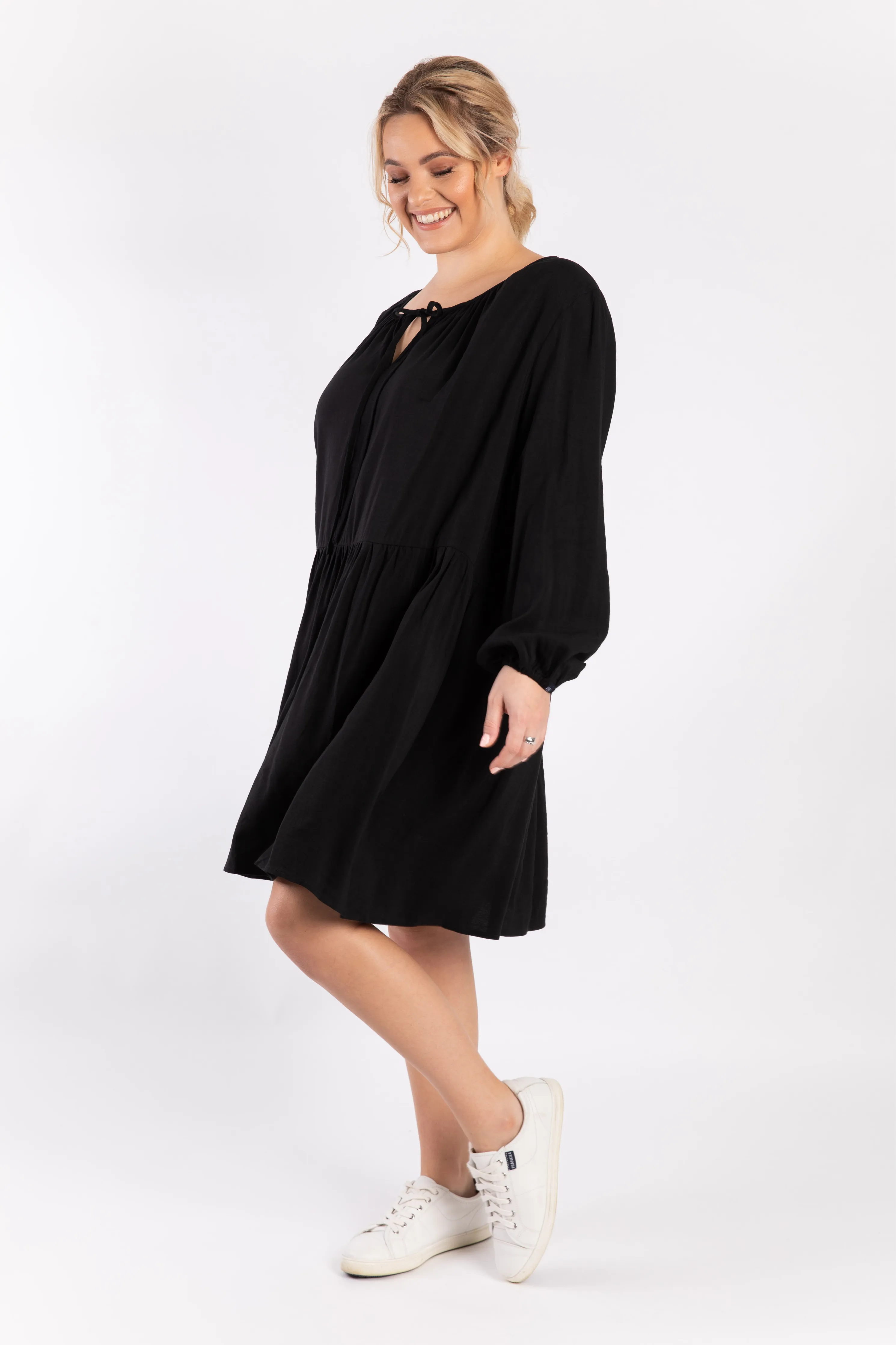 FINAL SALE Long Sleeve Tie Front Midi Dress in Black