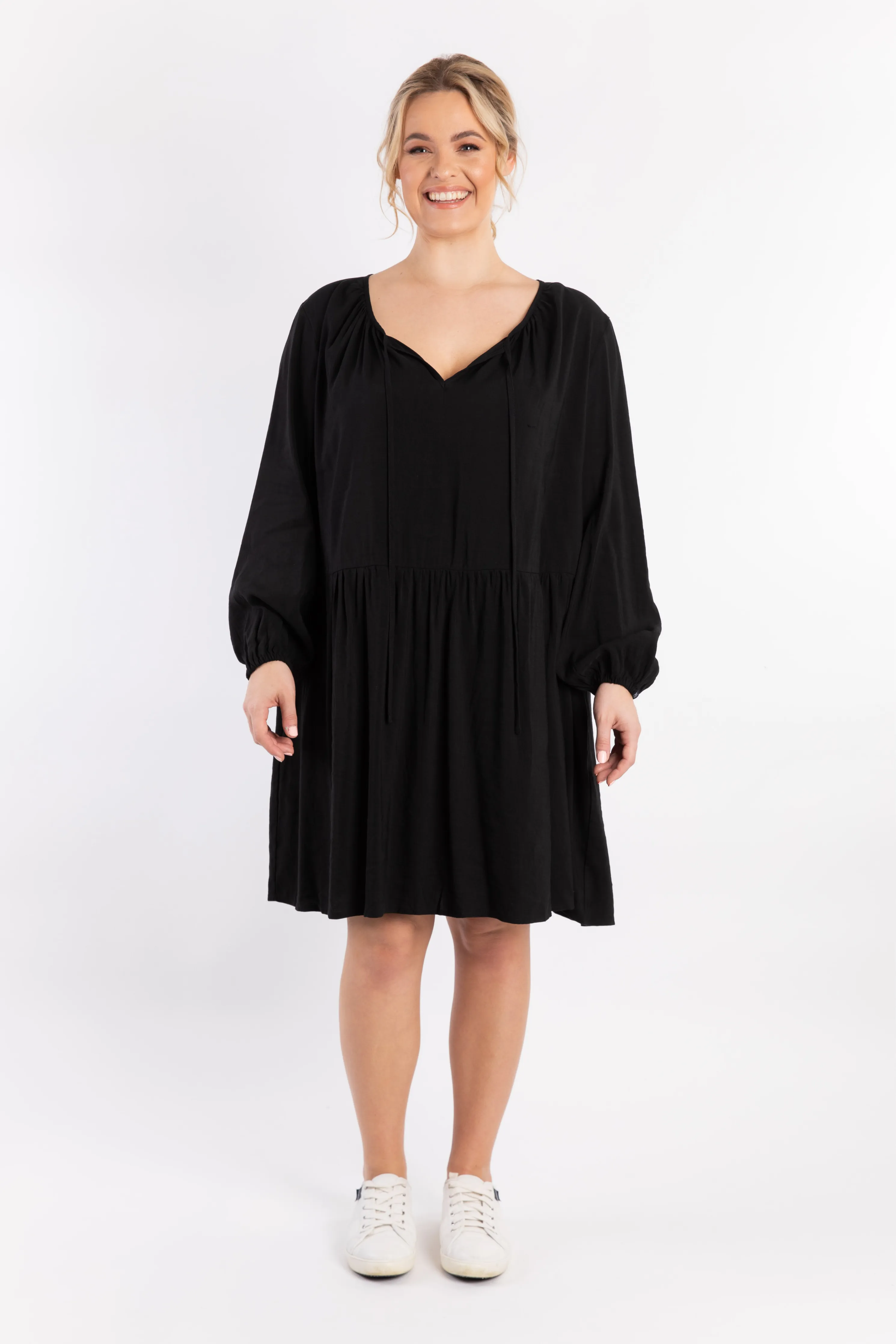 FINAL SALE Long Sleeve Tie Front Midi Dress in Black